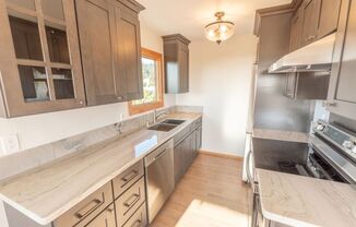 3 beds, 2 baths, $6,200, Unit 14