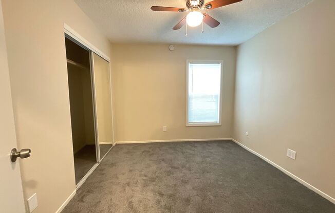 2 beds, 1 bath, 950 sqft, $2,295, Unit A