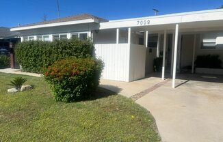 Charming Winnetka Studio (ADU)! Laundry In Unit!