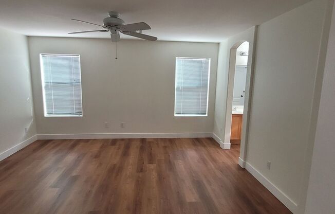 13109 W Clarendon