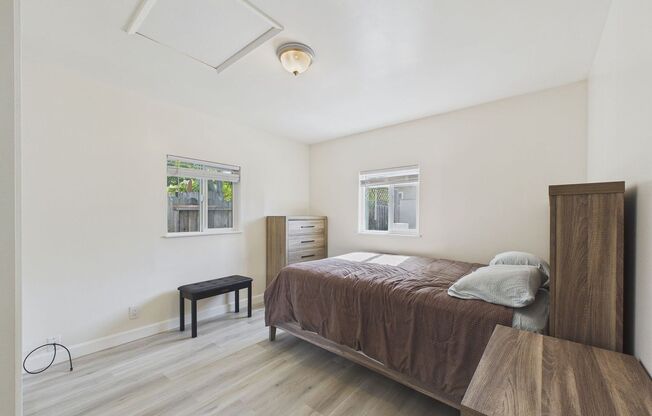 Updated 1BR in Prime Oakland Location | Flexible Furnishing Options