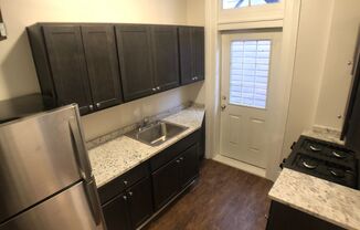 1 bed, 1 bath, $895