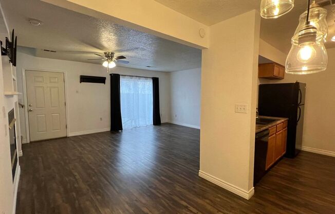 2 beds, 2 baths, $1,725, Unit UNIT 4702