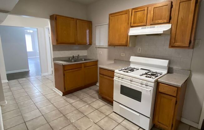 3 beds, 1 bath, 1,250 sqft, $2,100, Unit 6357- Unit 1