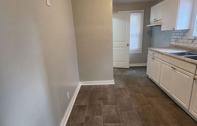 2 beds, 1 bath, $1,099