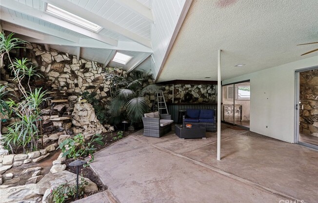 8942 OAK PARK AVE
