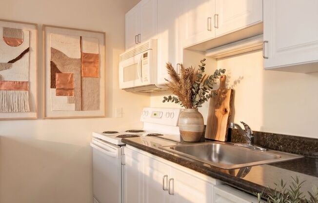 1 bed, 1 bath, 630 sqft, $1,845, Unit R-407