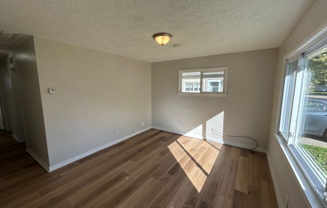 3 beds, 1 bath, $1,300