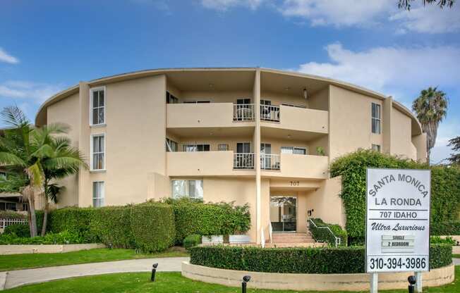 Apartment Building in Santa Monica