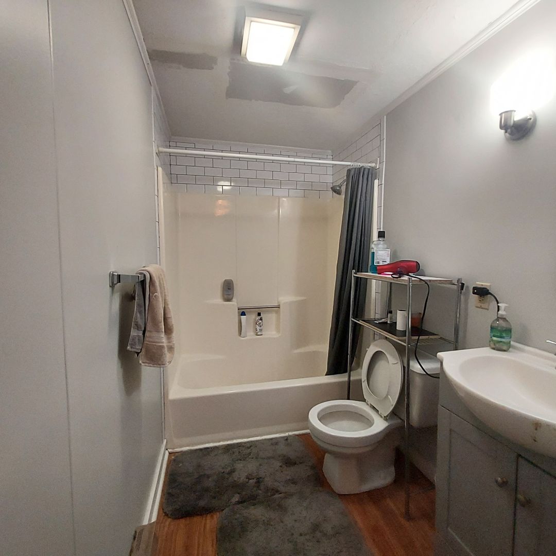 3 Packers Falls Rd