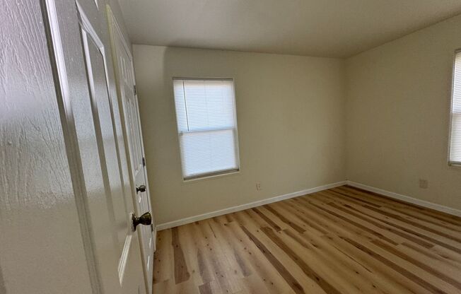 3 beds, 1 bath, $1,295