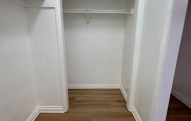 Studio, 1 bath, 440 sqft, $1,233, Unit 102a