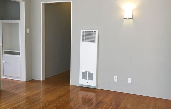 215 W. LOMITA AVE.