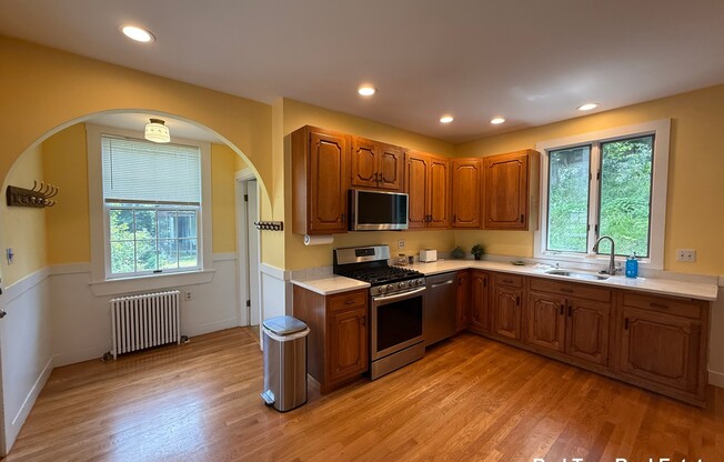 36 MAPLE AVE