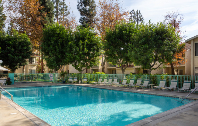 2 beds, 1 bath, 876 sqft, $2,595, Unit F112