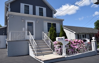 77 OAKWOOD AVE
