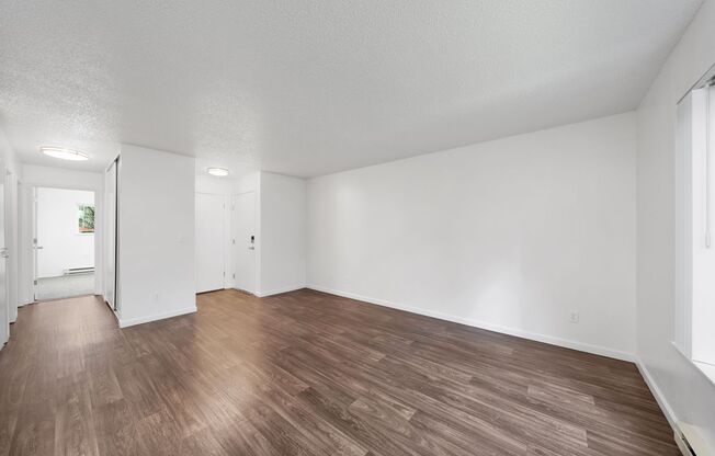 2 beds, 1 bath, $1,495, Unit 6013