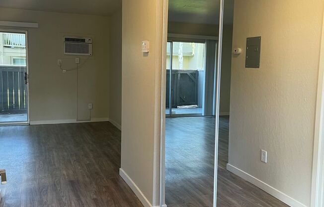 Studio, 1 bath, 360 sqft, $1,375, Unit 54