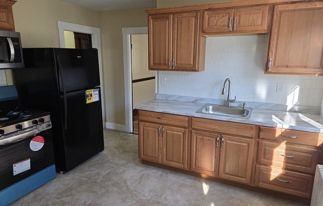 4 beds, 1.5 baths, 1,800 sqft, $3,600, Unit 2