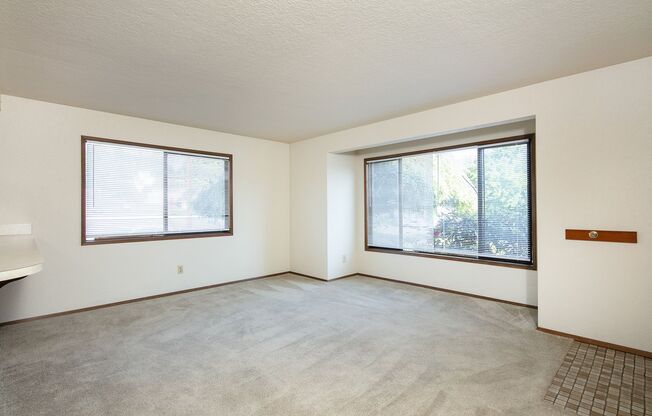 Charming Apartments with In-Unit Laundry in Everett!
