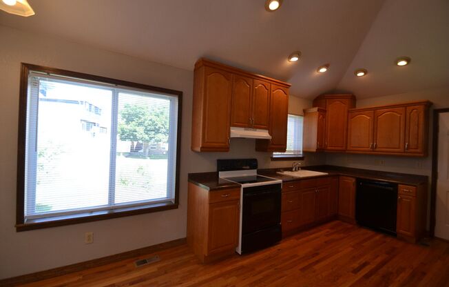 Ranch with Unfinished Basement in D20 with AC!