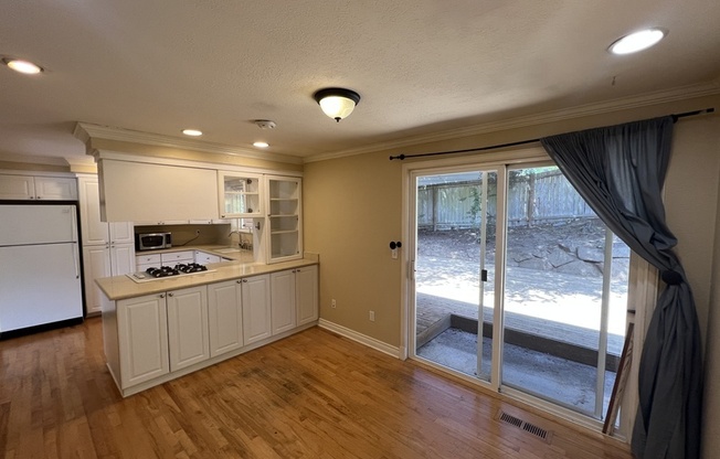 12206 NE 106 ST