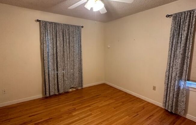 3 beds, 2 baths, $1,295