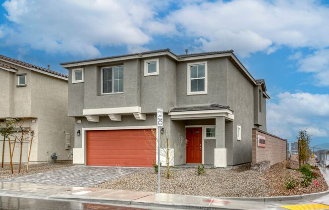 Beautiful 5 Bed / 3 Bath Home Near Everything!
