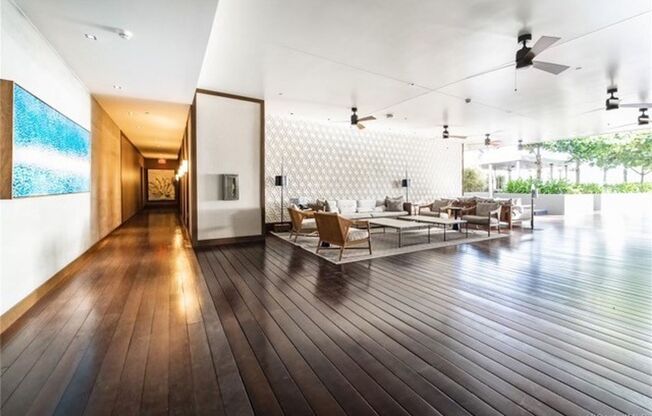 2 beds, 2 baths, $4,300, Unit # 2111
