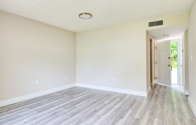 1 bed, 1 bath, 800 sqft, $1,199, Unit 14