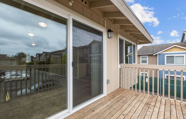 2 beds, 1.5 baths, 864 sqft, $1,750, Unit C5