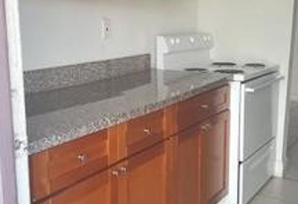 2 beds, 2 baths, 947 sqft, $2,000, Unit 615-205 (R)