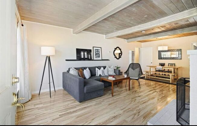 OPEN HOUSE Sunday, 5/4   2 - 4pm. Modern & Comfortable 3 Bed, 1 Bath Home on Kelly Hill - Smart Features & More!