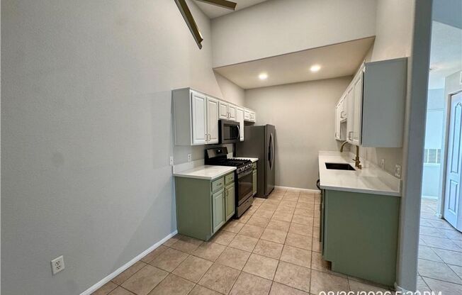 3 beds, 2 baths, $1,445, Unit # 4822
