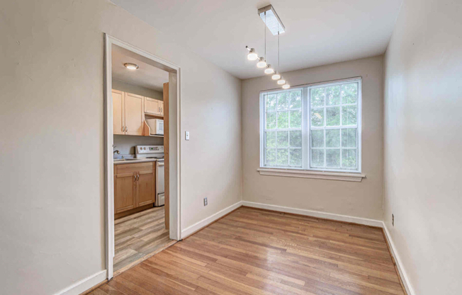 109 E GLEBE RD