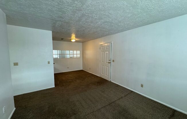 2 beds, 1 bath, $1,195