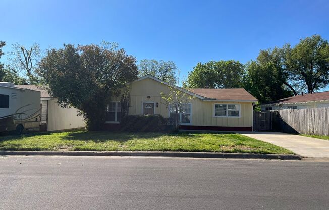 Adorable 4 bedroom in Cleburne.