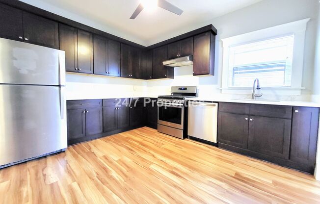 1BD I 1BA Inner-Building Unit - NW 23rd Pl!