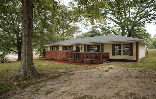 Spacious 3-Bed, 2-Bath Home with Expansive Front & Backyard