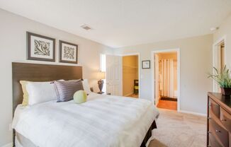 Master Bedroom at Middletown Ridge Apartments, Middletown
