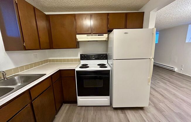 1 bed, 1 bath, 725 sqft, $1,175, Unit B