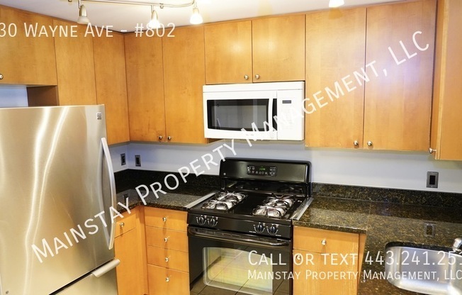 930 WAYNE AVE