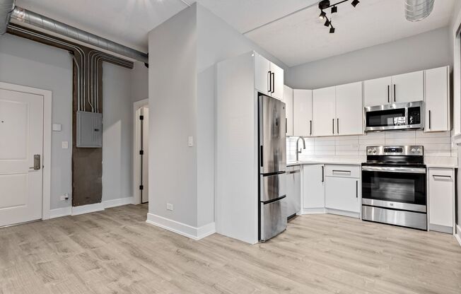 1 bed, 1 bath, 338 sqft, $1,795, Unit 106