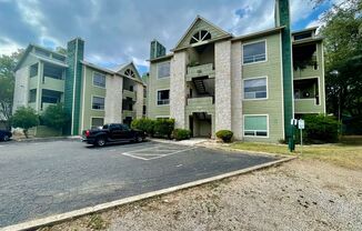 Centrally Located 2 Bedroom, 2 Bathroom Condo