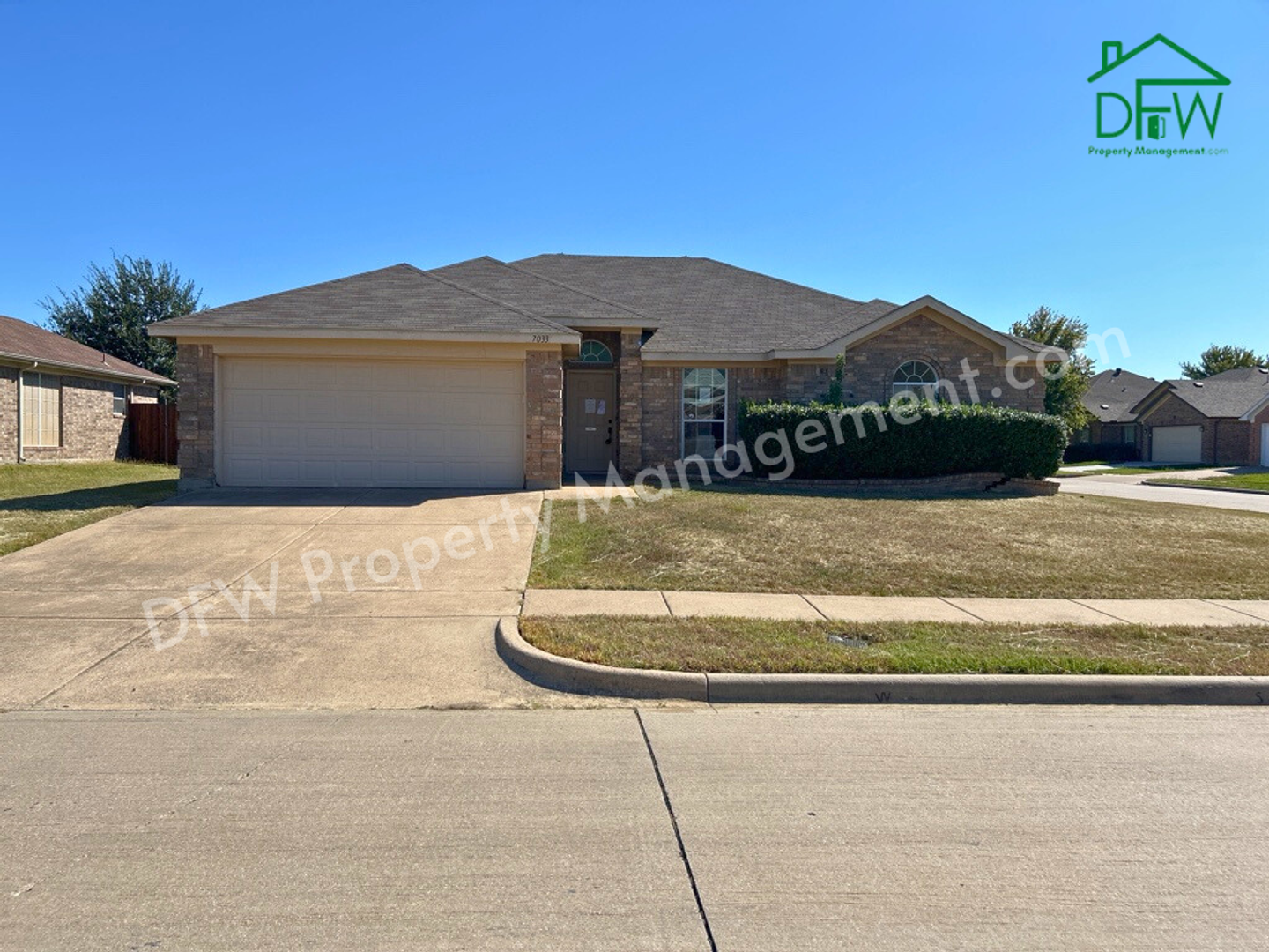 Spacious 3-Bedroom Corner Lot Home with Large Backyard in Arlington, TX