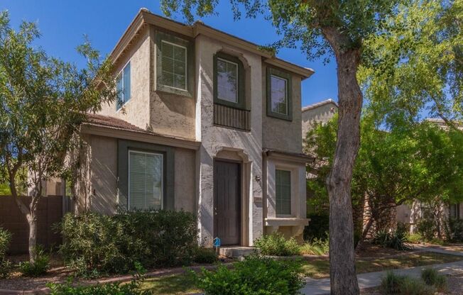 Charming 4 bed, 3 bath home in Tolleson!!