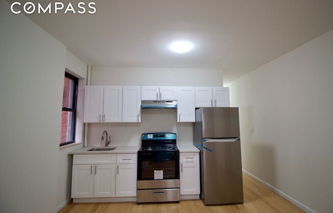 2 beds, 1.5 baths, $2,700, Unit 8