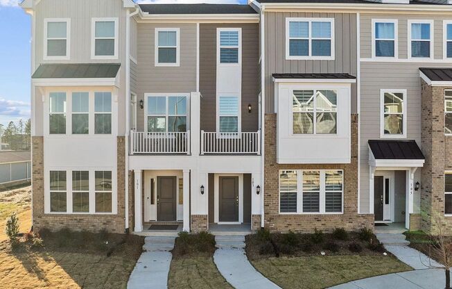 Stunning 4BD, 3.5BA Knightdale Townhome with 2-Car Attached Garage in an HOA Community