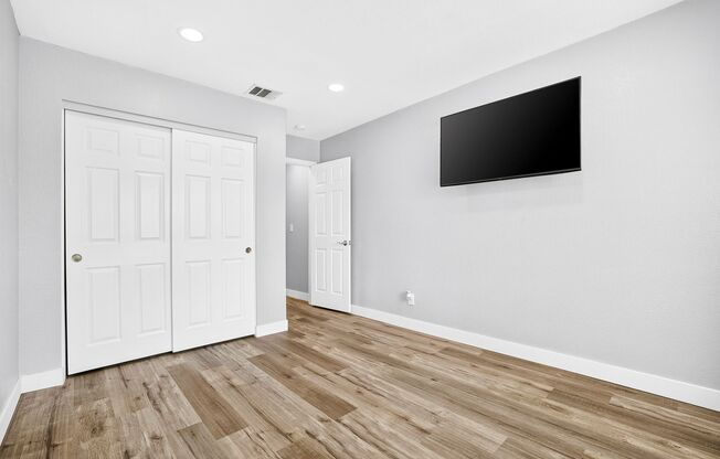 3 beds, 2 baths, $2,300