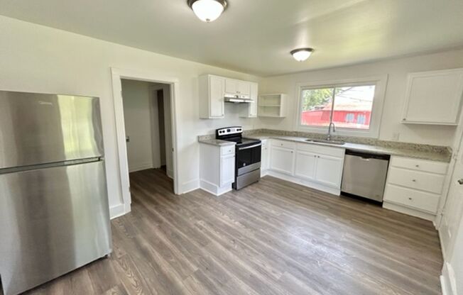 2 beds, 1 bath, $895